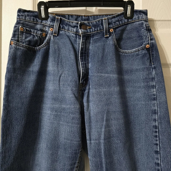 Vintage '96 Levi’s 561 Loose Fit Straight Leg Jeans, Medium Wash, Sz 12 w/ Flaws - Picture 3 of 13
